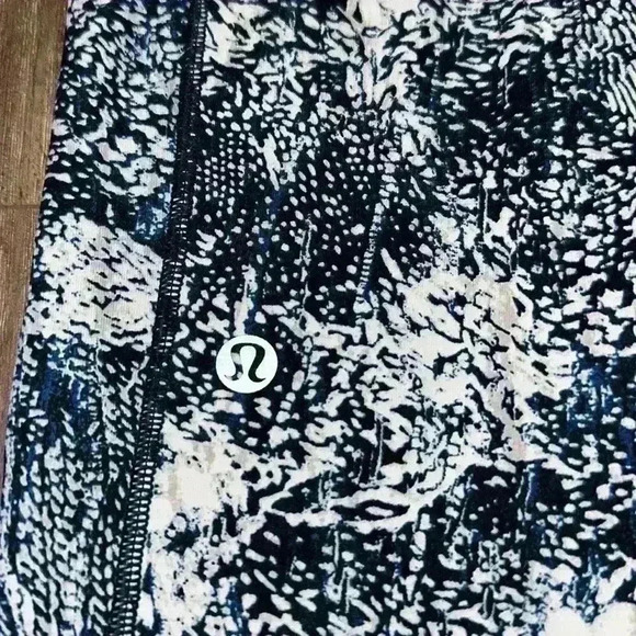 Lululemon‎ Speed Up Tight Wildwood Multi Size 6 - Picture 6 of 8
